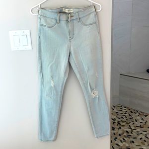 Bullhead Denim Co ankle jeggings. Never worn.